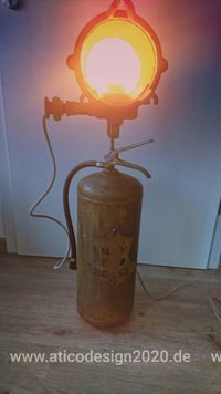 Feuerl&ouml;scher-Boden-Lampe